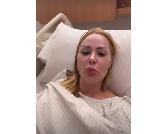 A influenciadora Ju Isen, de 39 anos, usou as redes sociais para relatar o susto que viveu após ser internada em um hospital de São Paulo por causa de uma inflamação associada ao uso de PMMA.