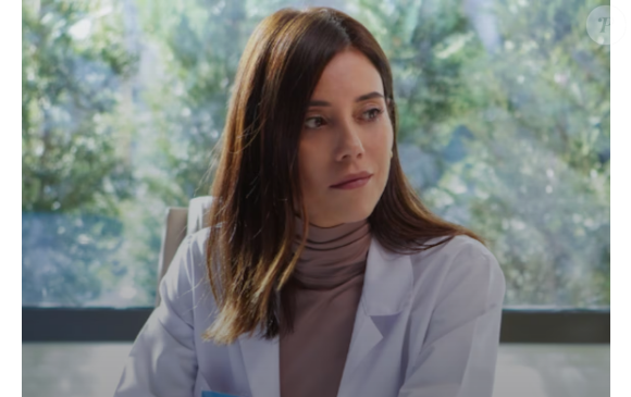 A trama da novela 'Iludida' acompanha Asya (Cansu Dere), uma médica brilhante que tem a vida ameaçada quando desconfia da fidelidade do marido, Volkan.