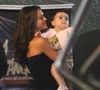 Bruna Marquezine se mostrou encantada com a menina