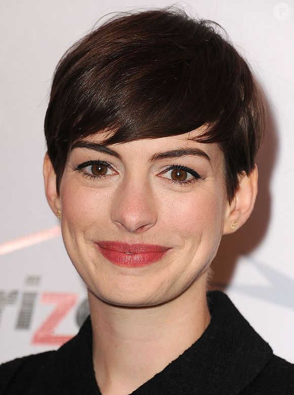 2012: além do visual, Anne Hathaway também teve que emagrecer para um dos papeis mais marcantes de sua vida