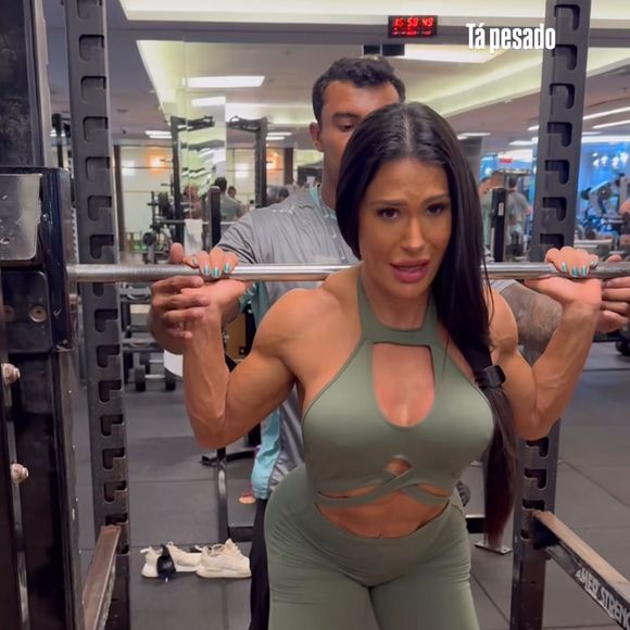 Gracyanne Barbosa postou um vídeo na última terça-feira (1º de abril), abordando a respeito da luta dos treinos diários, e revelou que 'está sofrendo real' para voltar.