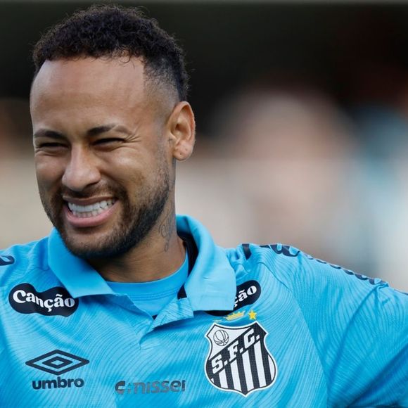 Comemoração de Neymar foi uma afronta às críticas que o jogador recebeu nos últimos dias por participar de um torneio de pôquer