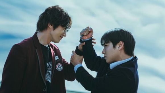 Acabou de chegar na Netflix: 'Classe dos Heróis Fracos 2' é tão curtinha [e boa!] que você maratona em um final de semana