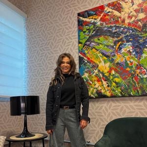 Atualmente com 46 anos, Suzana Alves passou por uma harmonização facial para rejuvenescer o rosto