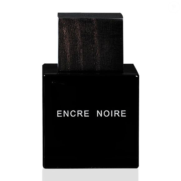 E para quem prefere uma aura de mistério e sobriedade, o Encre Noire, da Lalique, entrega vetiver, cipreste e madeira escura em uma combinação profunda e marcante