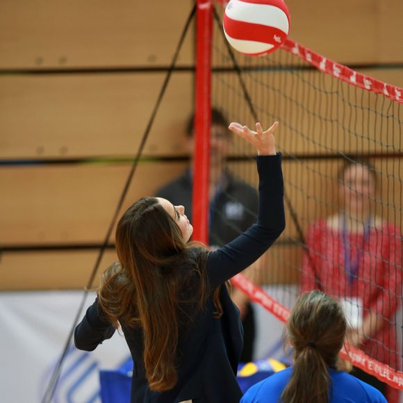 De acordo com o "Daily Mail", Middleton leva a forma física muito a sério, treinando uma hora por dia. Além disso, a mulher de Príncipe William corre com frequência e faz abdominais. Para as atividades mais difíceis, ela dedica tempo ao levantamento de peso e seu exercício favorito é prancha.