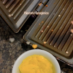 Suzy Rêgo leva todos os ingredientes no microondas e depois finaliza na sanduicheira ou grelha