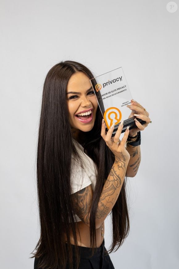 Líder do Privacy, Gabriela Sousa afirmou que chegou ao fundo do poço, mas plataforma adulta provocou mudança em sua vida