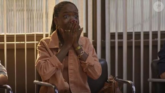 Leona (Clara Moneke) não confia em Ellen na novela 'Dona de Mim'