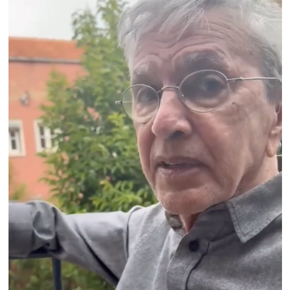 Em seguida, Paula Lavigne contou para Caetano Veloso que Virgínia era a namorada de Vini Jr., o deixando por dentro do mundinho dos famosos da internet