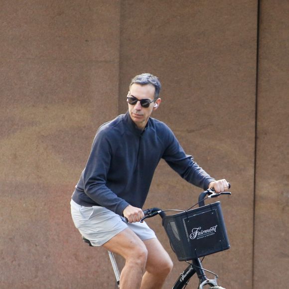 César Tralli é apaixonado por ciclismo e costuma andar de bicicleta, mas as vezes opta por dificultar seu exercício