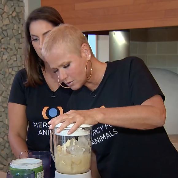 Segundo Xuxa, este é o único alimento do seu café da manhã: "As vezes eu como um biscoito vegano com uma manteiga vegana, ou com uma geleia se estou com mais fome"