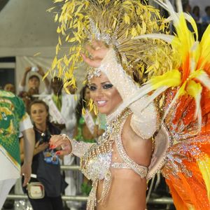 Viviane Araújo também já se destacava na Mancha Verde na época, mostrando sua paixão pelo Carnaval