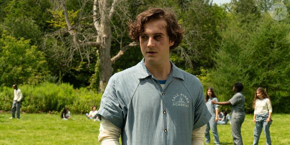 Em 'Desobedientes', John Daniel vive Rory, um estudante que só quer ser aceito pelos colegas, mas cuja lealdade é colocada em dúvida ao longo da história