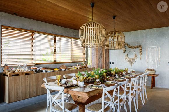 Refúgio pensado nos mínimos detalhes: estrutura completa, ambientes integrados à natureza e acesso restrito explicam por que a residência virou uma das mais disputadas do litoral alagoano no fim do ano