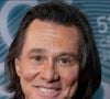 Jim Carrey foi homenageado em uma premiação na França, mas acabou no centro de rumores após surgir com visual diferente. A confusão ganhou força depois de uma publicação do maquiador Alexis Stone nas redes sociais