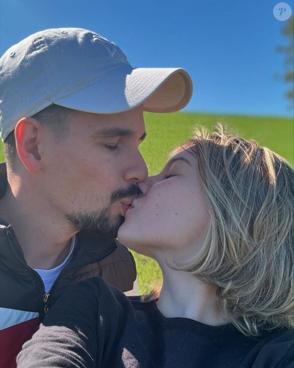 Marido de Isabel Veloso expôs publicamente que não recebe ajuda dos parentes da esposa para concretizar os projetos que ela iniciou antes de falecer, entre eles, uma marca