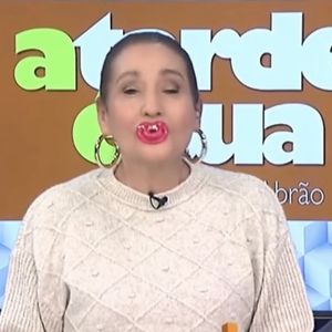 Sonia Abrão chupou chupeta no início da atração