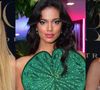 Após desfile com bumbum sangrando, ex-BBB Alane elege look diferentão para baile de Carnaval e se encontra com mais famosos. Fotos!