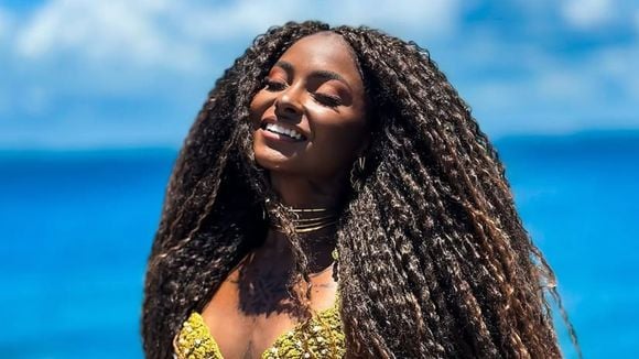 Quem é a Rainha do Carnaval de Salvador 2025? Crys Souza tem 27 anos, já foi Miss e esbanja beleza em fotos de biquíni na web