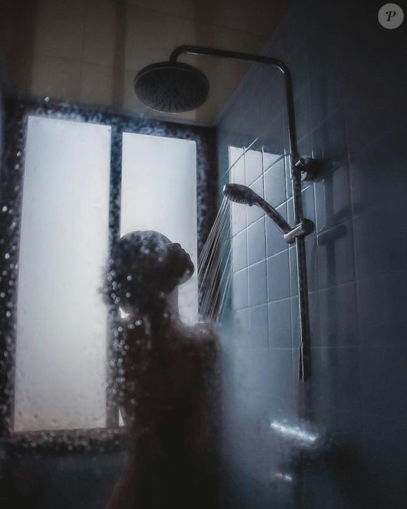 Com todas as demandas concluídas, sentir a água escorrer pelo corpo traz aquela sensação de encerramento do dia e ajuda a desconectar das tarefas