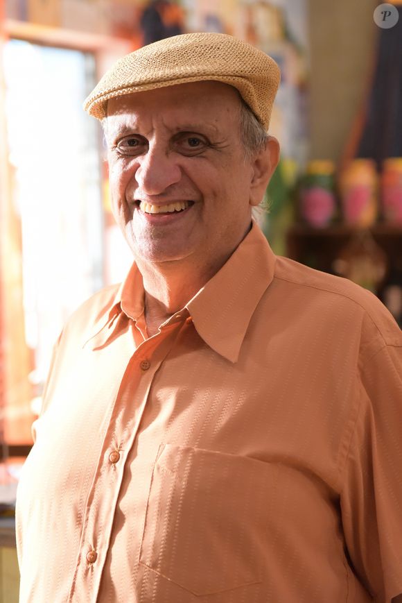 Bemvindo Sequeira já foi acusado de não querer beijar Roberta Close em novela da TV