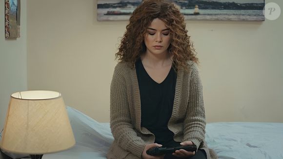 Bahar se revolta ao descobrir que Sirin ficou com revólver de Sarp na novela 'Força de Mulher' em 16 de junho de 2025, segunda-feira