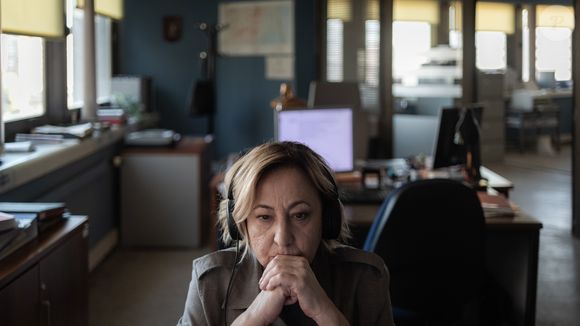 O que a viúva não contava era que a investigadora Eva acabaria com todo seu plano ao investigá-la em segredo