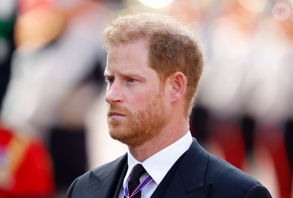 Príncipe Harry não tem amigos na Califórnia e, desiludido com a possibilidade de ser aceito em um ciclo de Hollywood, está genuinamente interessado em retornar ao Reino Unido