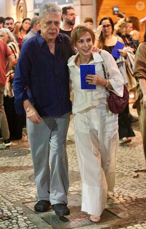 Chico Buarque e Carol Proner têm 31 anos de diferença de idade