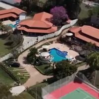 Nem Faustão, nem Ratinho: mansão de luxo de veterano da TV tem muito verde e uma atraente piscina para relaxar após mais de 50 anos de trabalho