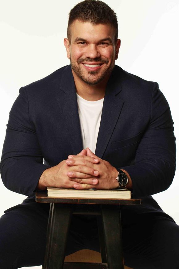 O médico nutrólogo Dr. Rodrigo Schöder, referência em comunicação sobre saúde nas redes sociais, explicou os efeitos do Mounjaro no corpo