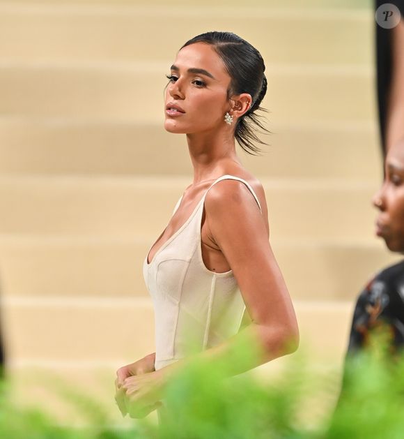 MET Gala: Bruna Marquezine fez sua estreia no baile no ano passado (2024), mas este ano não compareceu.