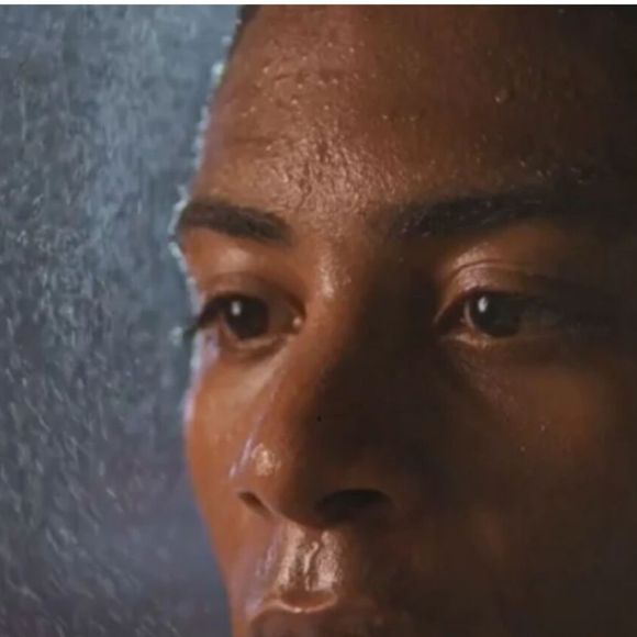 Marlon (Humberto Morais) desiste de ser policial após mortes
