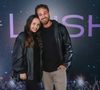 Larissa Manoela montou look all black com jaqueta preta oversized para ver show de Luan Santana com o marido, André Luiz Frambac
