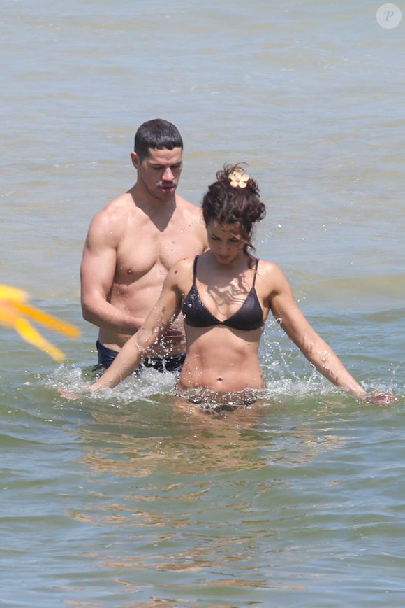 José Loreto e Fernanda Marques engataram namoro no bastidor do filme sobre a vida do cantor Chorão