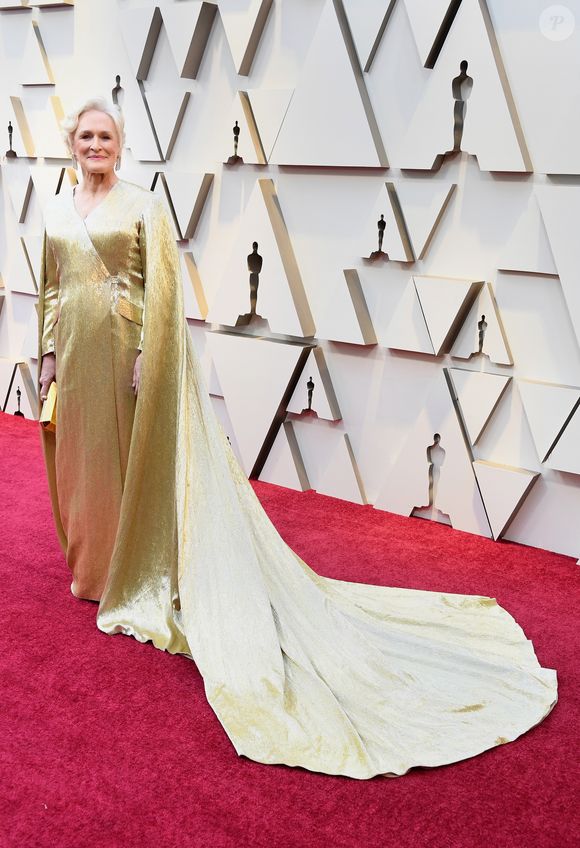 Carolina Herrera atualmente está com 87 anos e segue com uma forma física impressionante
