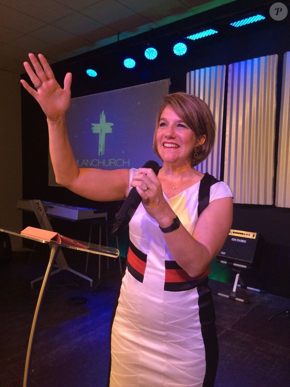 Pouco tempo depois, Renee Murdoch já estava de volta em sua igreja dando testemunhos de vida