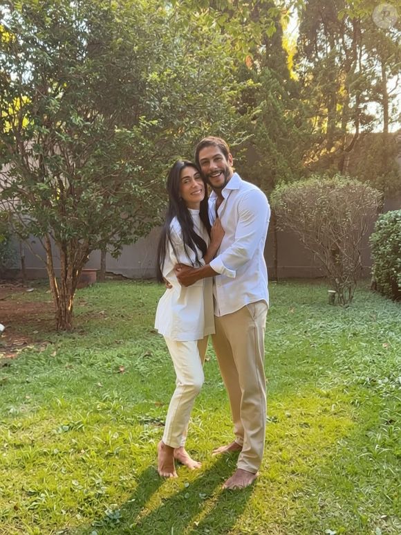 Casal que viveu polêmicas no reality revela que será pai e mãe pela primeira vez juntos