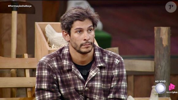 'A Fazenda 17': Michelle Barros e Shia teriam se beijado no reality rural