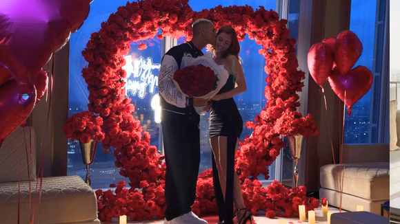 É de cair o queixo! Richarlison pede Amanda Araújo em casamento no hotel mais alto da Europa Ocidental, a mais de 100 m do chão, com piscina no 52º andar e suítes de até 232 m²
