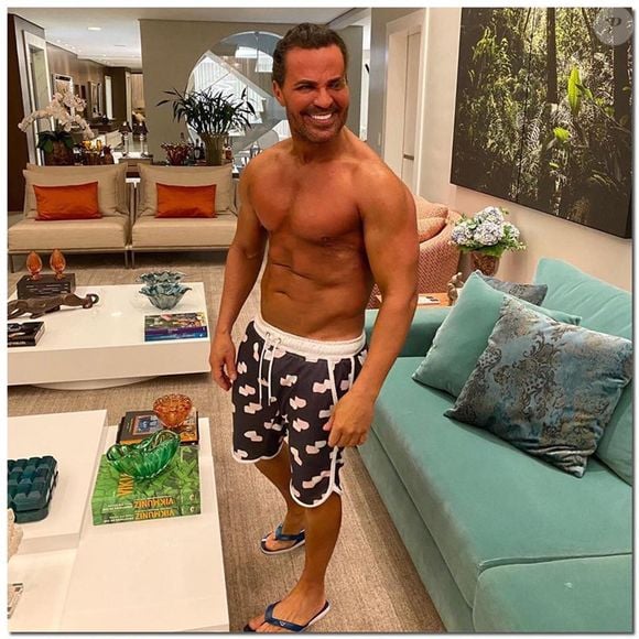 Na ocasião, Eduardo Costa estava viajando para uma cidade de MG quando seu avião caiu