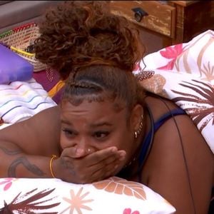 Camila também se mexeu com a chegada de Gracyanne Barbosa e levou o restante da casa a fazer o mesmo