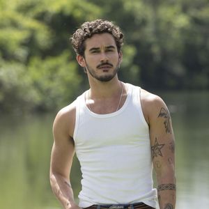 João Raul vive dias de amor com Agrado na novela Coração Acelerado