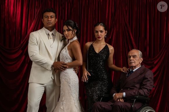 'Traições, mortes e poder: o final de 'Os Donos do Jogo' coroou o Profeta como o novo rei do crime carioca na foto vemos Xamã como Búfalo, Giullia Buscaccio é Suzana, Mel Maia é Mirna, Roberto Pirillo interpreta Jorge