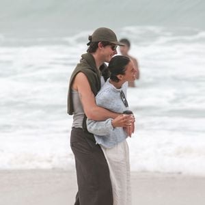 Bruna Marquezine e Shawn Mendes viveram momentos de carinho que inspirariam qualquer roteirista de comédia romântica