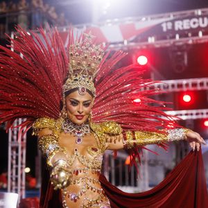 O Purepeople conversou com a dermatologista Dra. Denise Barcellos, representante da Merz Aesthetics®, que que deu detalhes dos procedimentos feitos pela atriz