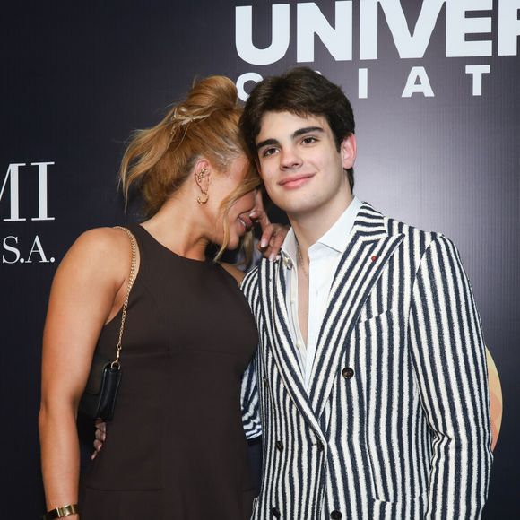 Rodrigo esteve acompanhado da bailarina e podcaster Daia de Paula na festa do irmão, João Guilherme Silva, na última quinta-feira (21)