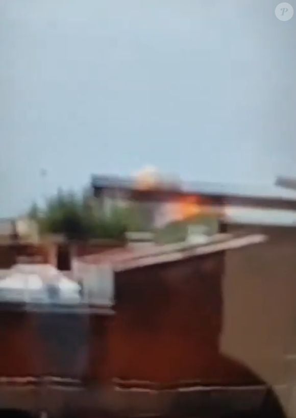 Queda de avião na Índia: Boeing atingiu prédio que servia de alojamento para médicos, segundo imprensa internacional