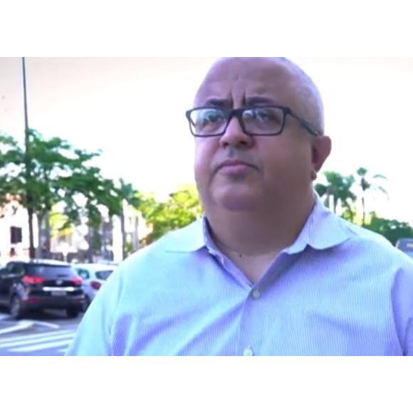 Ricardo Rocha, que não é filho de Gugu Liberato, vai deixar de faturar uma bolada, que havia sido reservada para ele. As informações a seguir são de Gabriel Perline, da revista Contigo